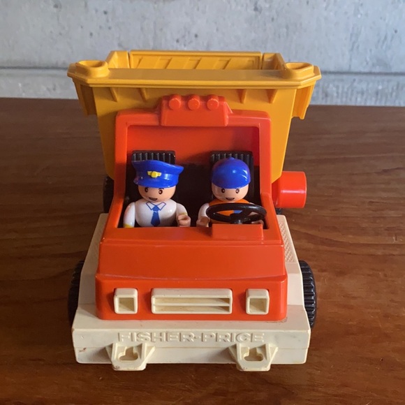 Vintage 1979 Fisher-Price Truck + 2 little characters - Picture 3 of 11